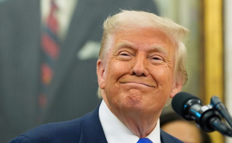 Trump é diagnosticado com insuficiência venosa crônica, afirma Casa Branca