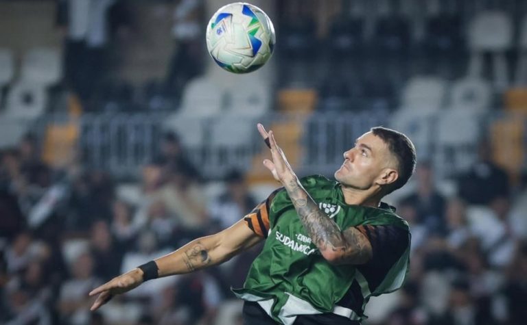 Vasco não reverte goleada e dá adeus à Sul-Americana junto ao Bahia