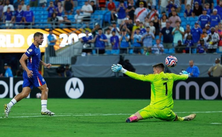 Volante do Chelsea faz alerta para as quartas no Mundial de Clubes