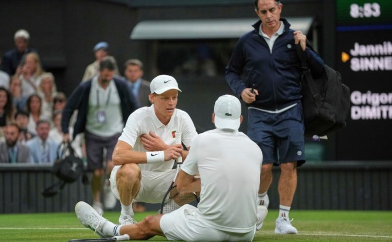 Wimbledon: Sinner escapa de eliminação graças a abandono de Dimitrov