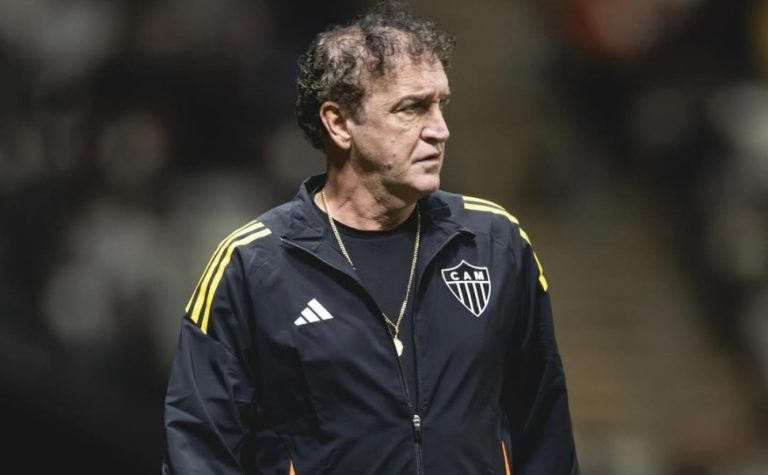 Atlético-MG anuncia a demissão do técnico Cuca após derrota para o Cruzeiro