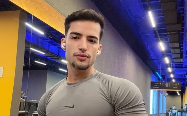 Ator pornô Ryan Silveira está consciente, diz mãe; amigo morreu em acidente