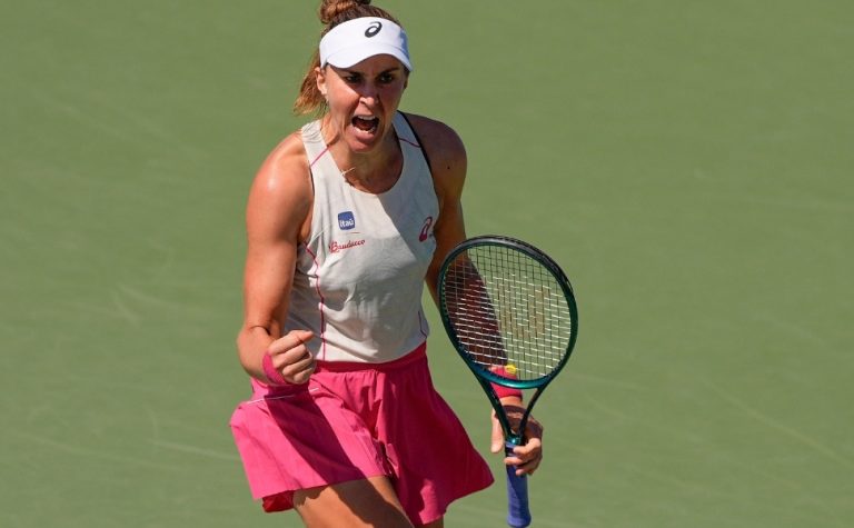Bia Haddad supera dores, vinga derrota e avança na estreia do US Open