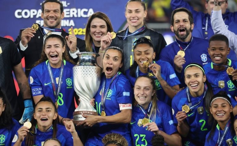Brasil vê Marta brilhar, supera Colômbia e conquista Copa América pela 9ª vez