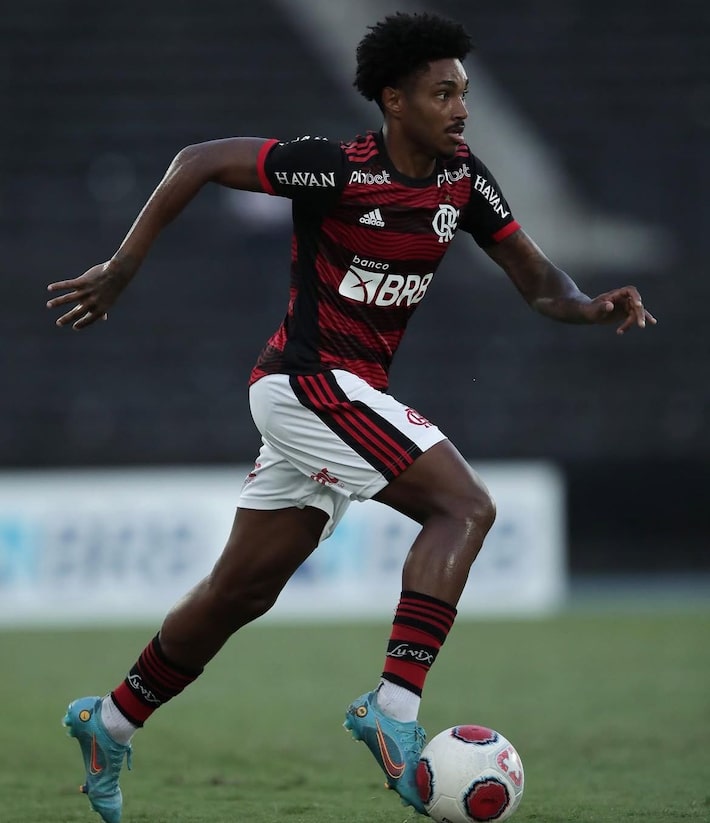Como Vitinho pode ser utilizado no esquema de Dorival Júnior no Corinthians
