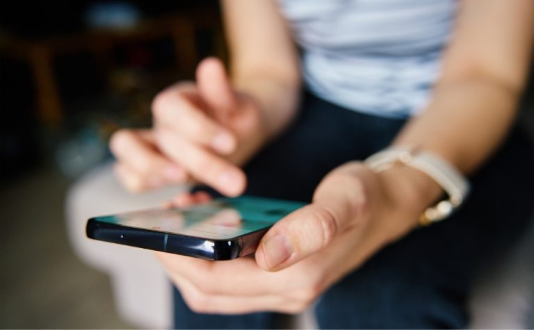 Conteúdos devem ser excluídos pelas redes sociais? Veja o que pensam os brasileiros