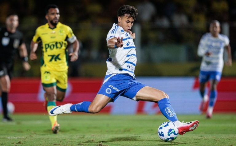 Cruzeiro empata, leva sufoco do Mirassol e cai para o 3º lugar do Brasileirão
