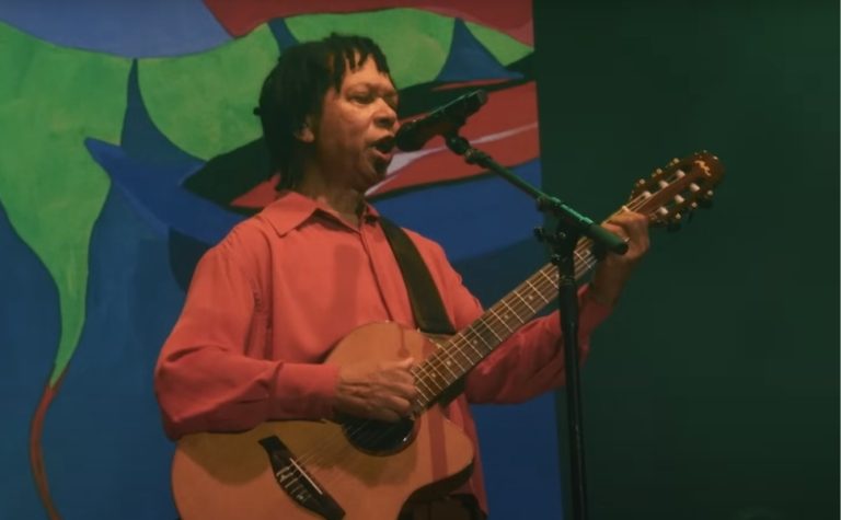 Djavan anuncia seu 26º disco de inéditas e turnê de 50 anos de carreira