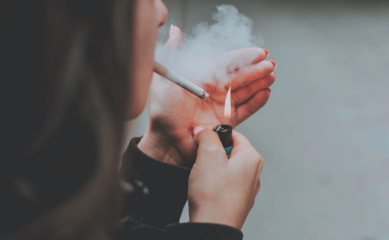 Dois a cada 10 alunos já experimentaram drogas