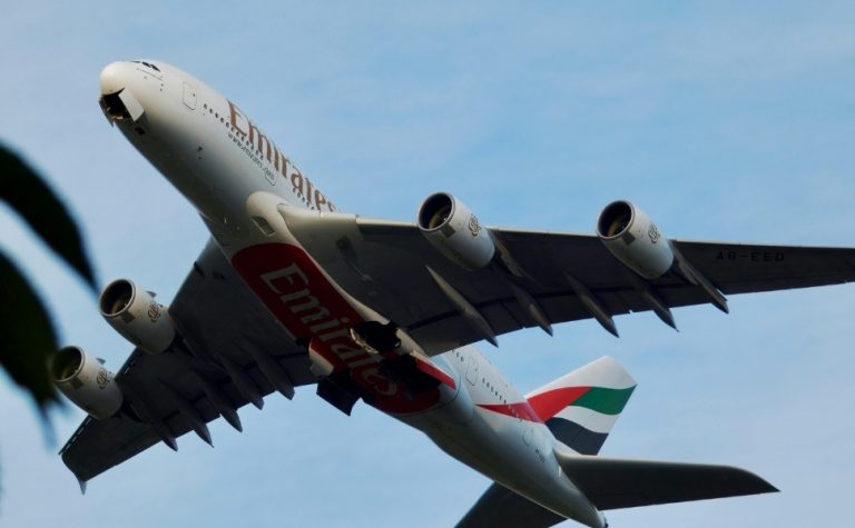 Emirates vai impedir uso de power bank em voos a partir de outubro