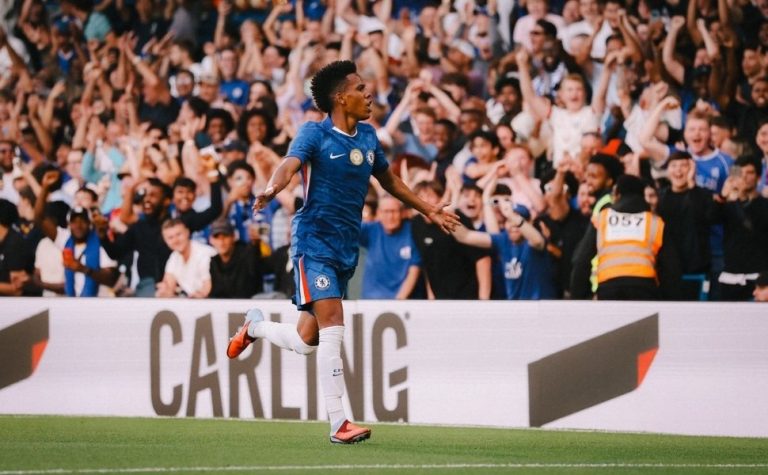 Estêvão brilha, é ovacionado na estreia, e Chelsea vence amistoso