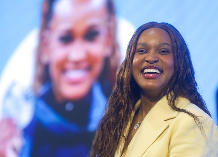 ‘Estou cuidando mais da minha saúde física e mental’, diz Rebeca Andrade, em palestra na RIW