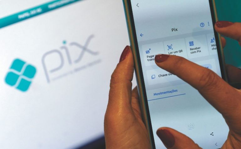Fake news do Pix atrapalhou investigações contra o PCC, diz Receita