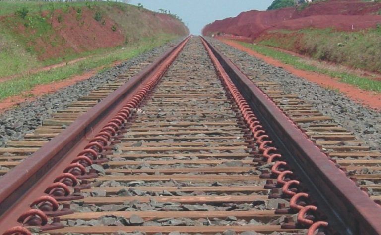 Ferrovia Vitória-Rio pode ter leilão adiado
