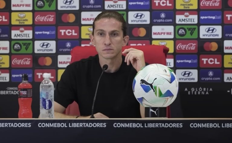 Filipe Luís aponta ‘reconstrução’ e evita comparação com Jorge Jesus: ‘injusto’