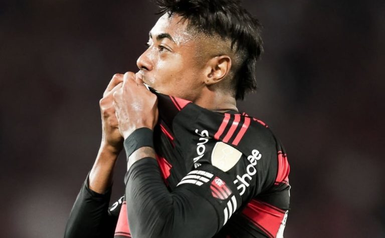 Flamengo bate Inter e fica a um empate para alcançar as quartas da Libertadores