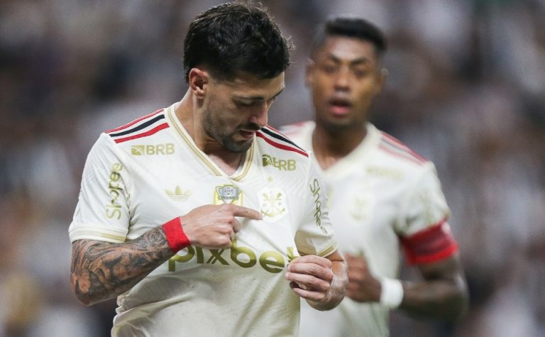 Flamengo descarta lesão e Arrascaeta deve enfrentar o Atlético-MG na Copa do Brasil