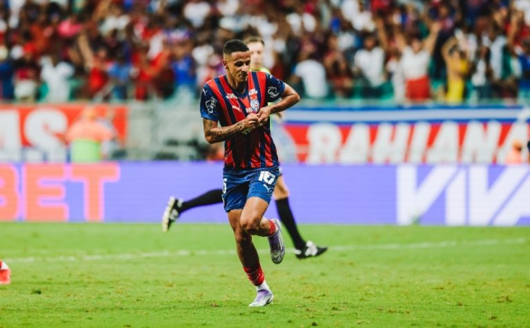 Fluminense tem gol e pênalti anulados e Bahia larga em vantagem na Copa do Brasil