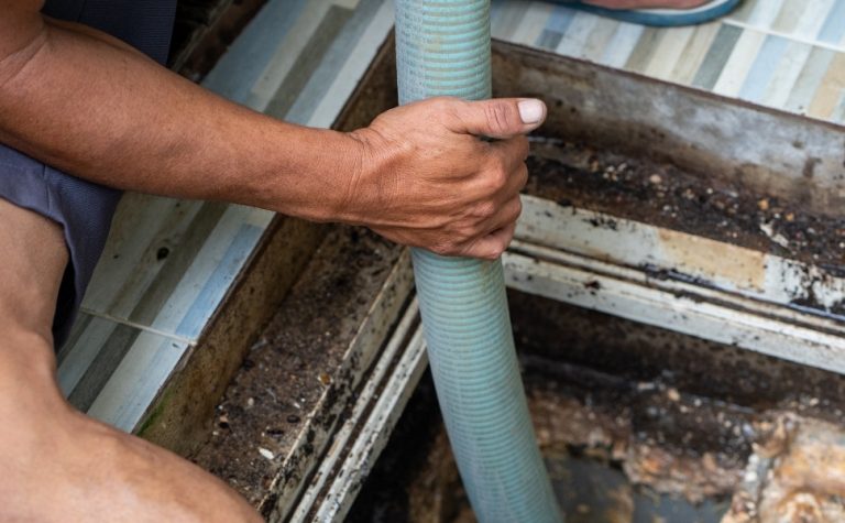 Fossas devem receber manutenção preventiva e regular