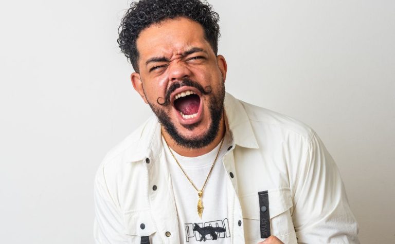 Futebol com humor e mais atrações para curtir o domingo