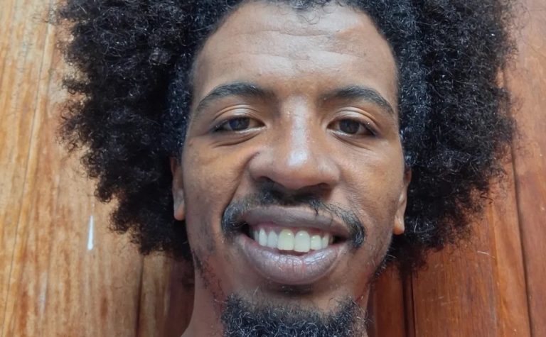 Homem negro é morto a tiros por funcionário de supermercado em SP