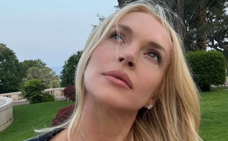 Lindsay Lohan desabafa sobre perseguição da mídia nos anos 2000: ‘assustador’