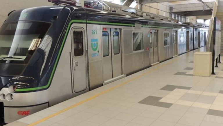 Linha Sul do Metrô do Recife está com portões fechados e sem previsão de retorno