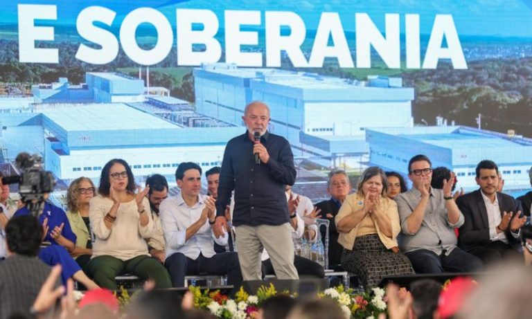 Lula ataca Trump, Bolsonaro e filho de Bolsonaro em discurso duro na Hemobrás