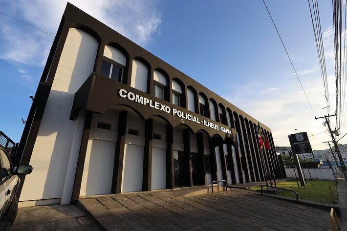 Mãe, filha e amiga são encontradas mortas em praia na Bahia; polícia investiga