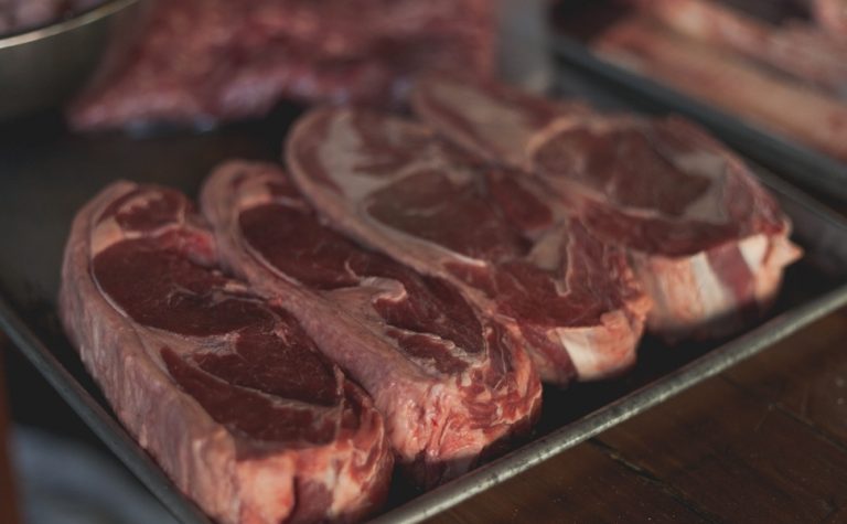 México desbanca EUA e já é segundo maior comprador de carne brasileira