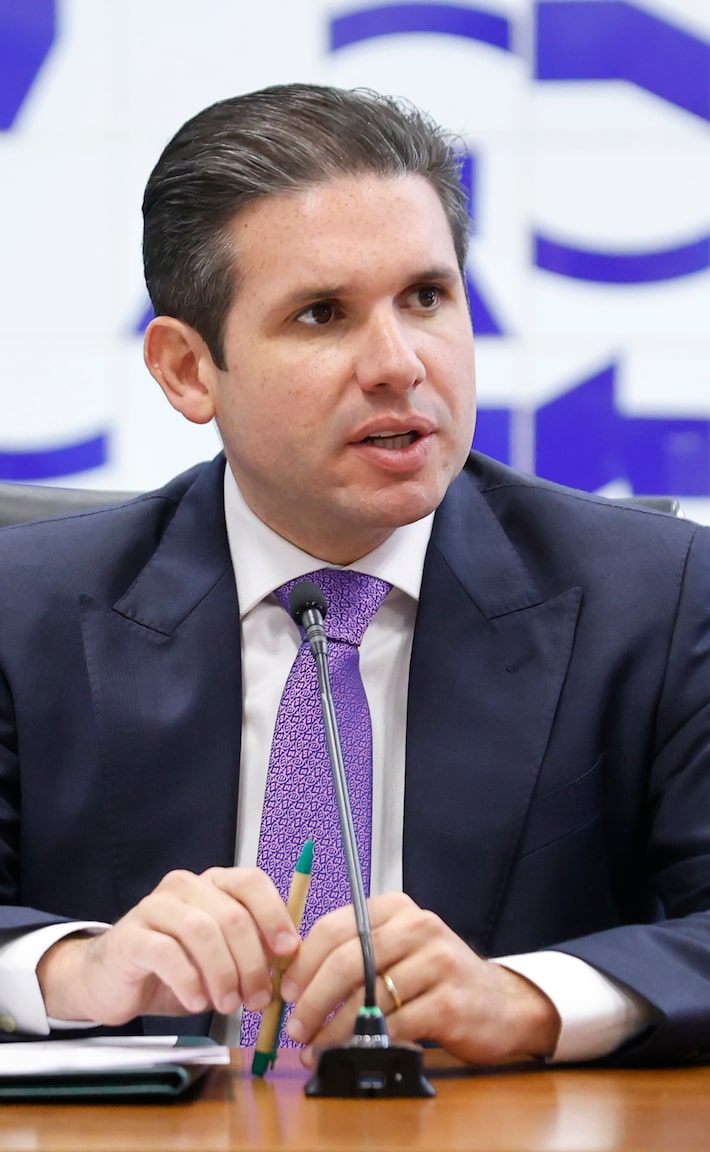 Motta se reúne com representantes da sociedade civil para discutir propostas sobre adultização