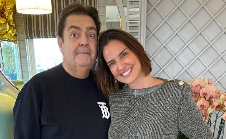 Mulher de Faustão atualiza estado de saúde do apresentador