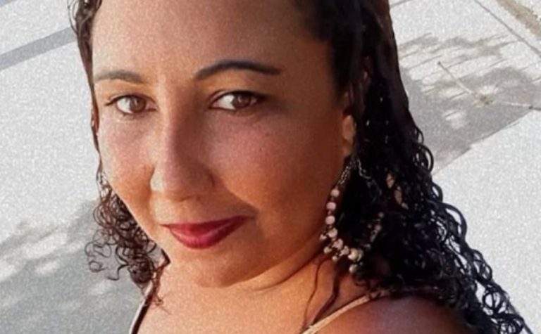 Mulher é morta a tiros dentro de casa em Cariacica