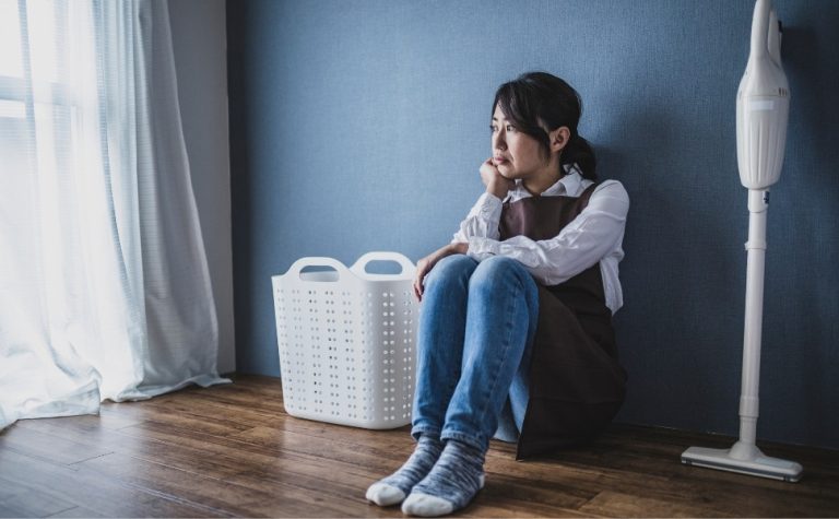 O trabalho invisível da mulher que “não trabalha fora”