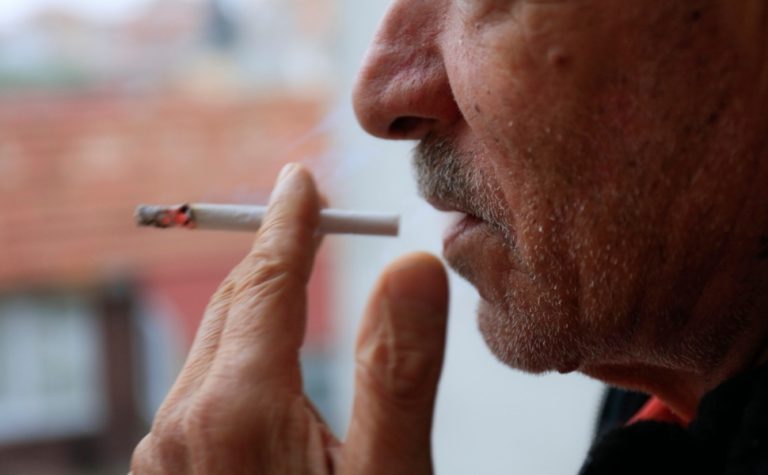 Órgãos que têm contato com a fumaça do cigarro podem desenvolver câncer