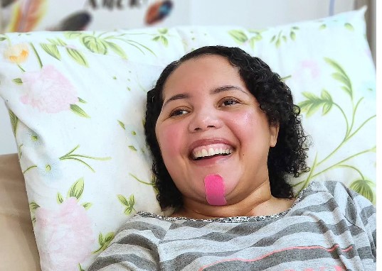 Pai de Amanda Wanessa, cantora gospel que está em estado vegetativo, sofre agressão