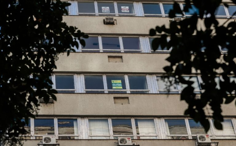 Parcela de famílias que pagam aluguel sobe 25% em 8 anos, mostra IBGE
