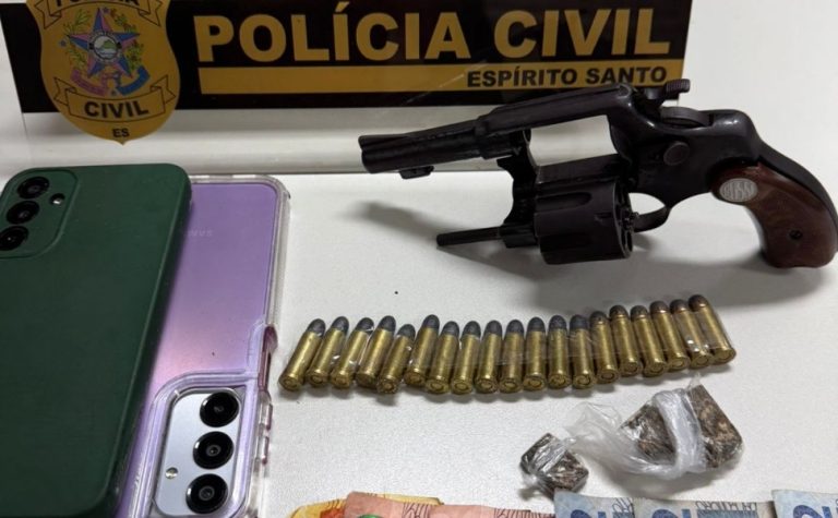 Polícia prende quatro suspeitos e apreende drogas e arma em Pedro Canário
