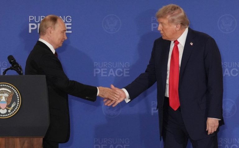 Putin pode vir para os EUA ver a Copa, diz Trump em evento na Casa Branca