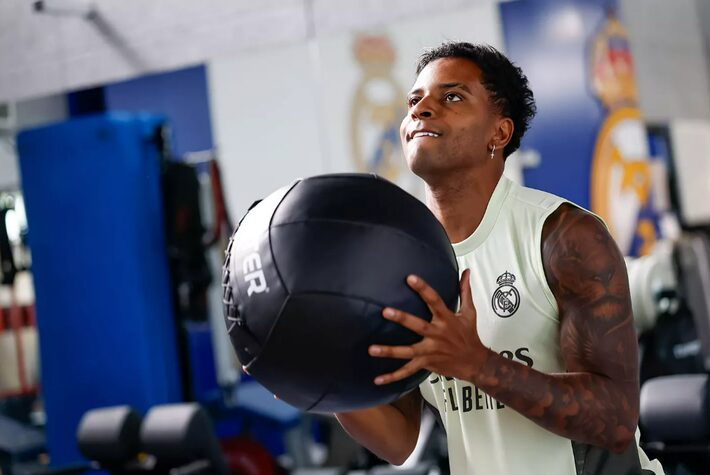Rodrygo é relacionado para amistoso do Real Madrid em possível adeus rumo ao Manchester City