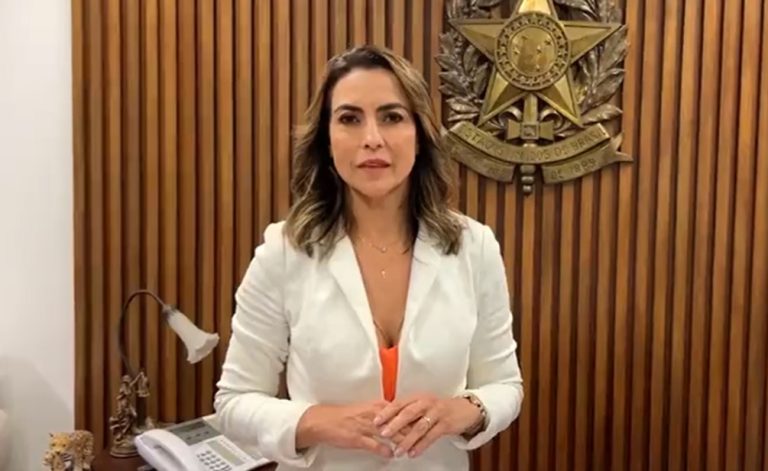 Roupa Nova se pronuncia após vaias a senadora durante show viralizarem