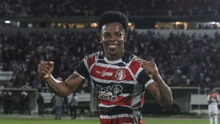 Santa Cruz anuncia renovação de Wagner Balotelli