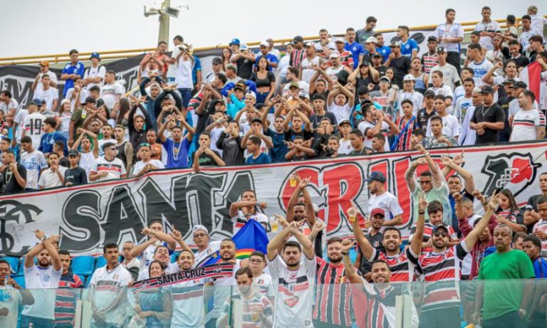 Santa perde no Batistão e precisa vencer na Arena para seguir na Série D