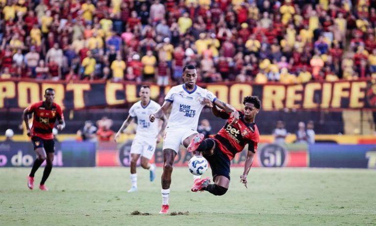 Sport chega a 16 jogos sem vencer e empata com o Bahia na Ilha do Retiro