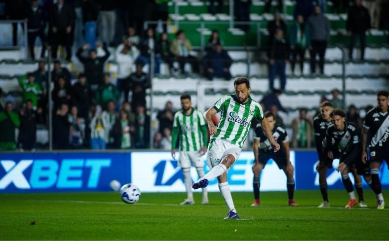 Vasco sofre com o que fez com Santos, Juventude vence e arranca com Carpini