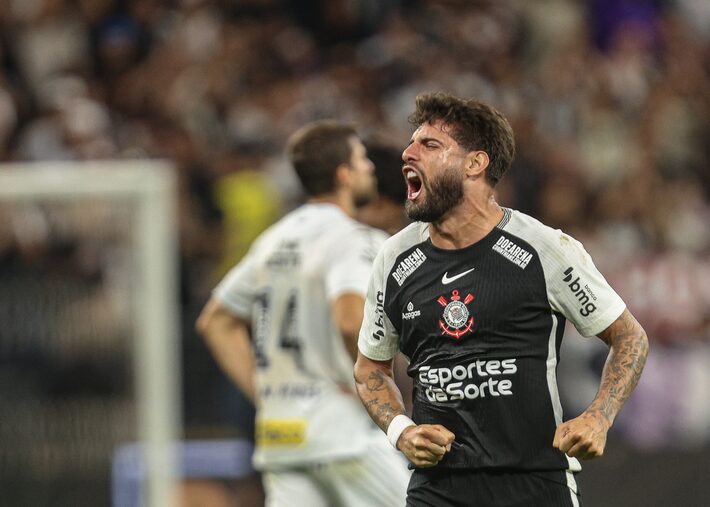 Yuri Alberto sente dores, passa por cirurgia na madrugada e vira desfalque no Corinthians