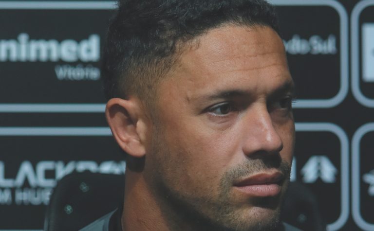 Zagueiro do Rio Branco: “Vamos tentar matar o jogo no Kleber Andrade”