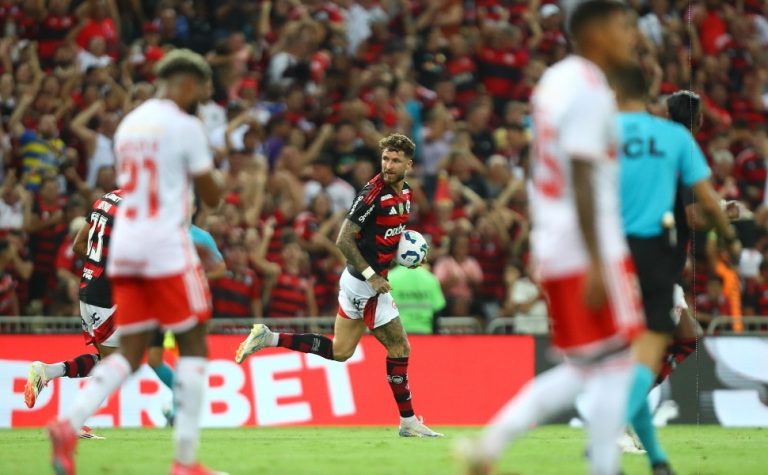 Flamengo defende a liderança no Beira-Rio