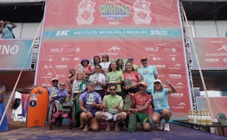 Atletas PCDs definem campeãs no Wahine Bodyboarding Pro, em Jacaraípe