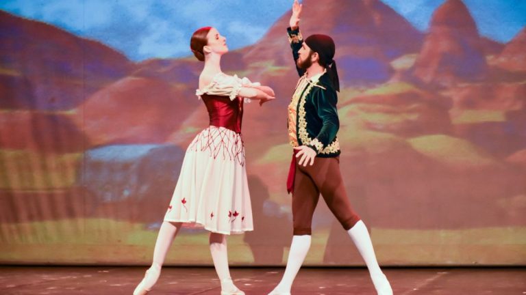 Ballet “O Conto da Aldeia Cigana”, do projeto Aria Social, faz única apresentação